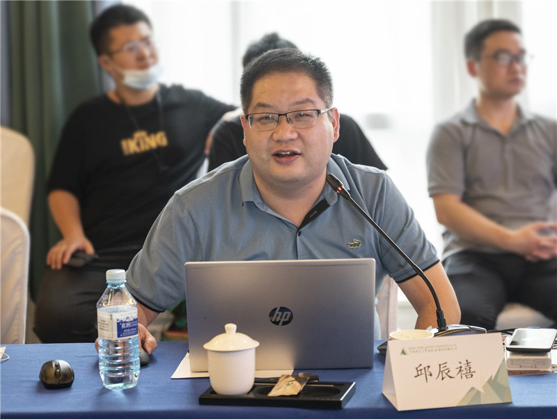 17 嘉興學(xué)院中國共產(chǎn)黨革命精神與文化資源研究中心博士邱辰禧作專(zhuān)題發(fā)言（李顯楊 攝）.jpg