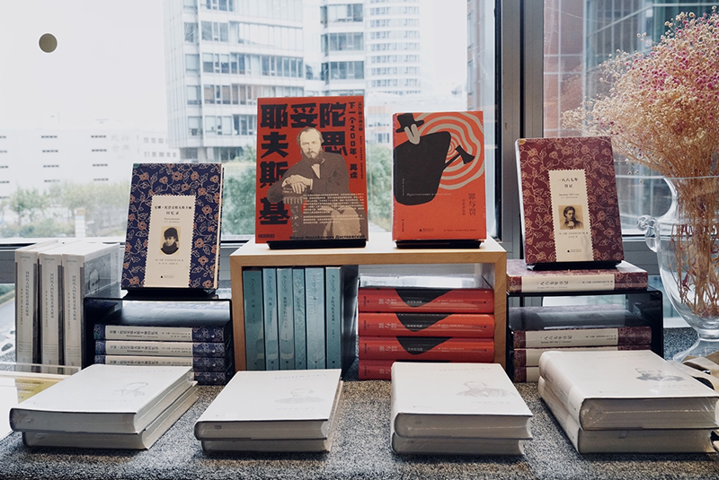 已出9種陀氏相關(guān)作品實(shí)拍3.jpg 已出9種陀氏相關(guān)作品實(shí)拍3.jpg