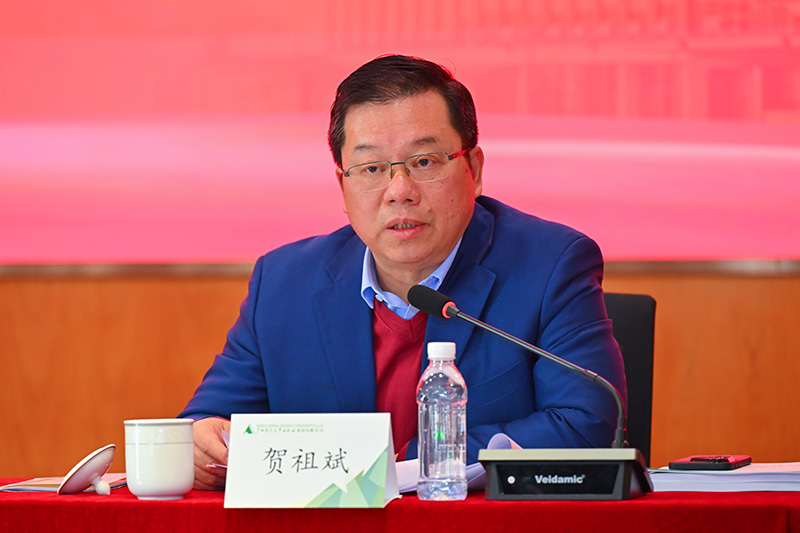 3.校黨委書(shū)記、校編審委員會(huì )主任委員賀祖斌作總結講話(huà).jpg