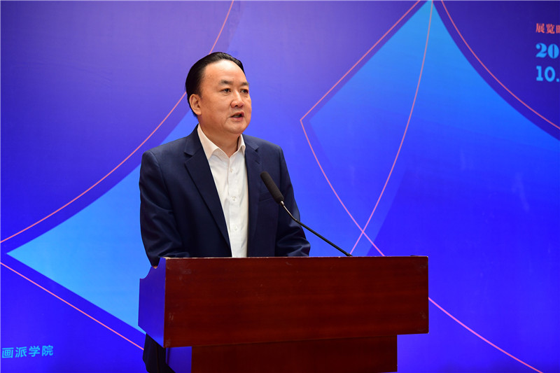 4全國人大常委、廣西文聯(lián)副主席、廣西藝術(shù)學(xué)院校長(cháng)鄭軍里致辭（李顯楊 攝）.JPG