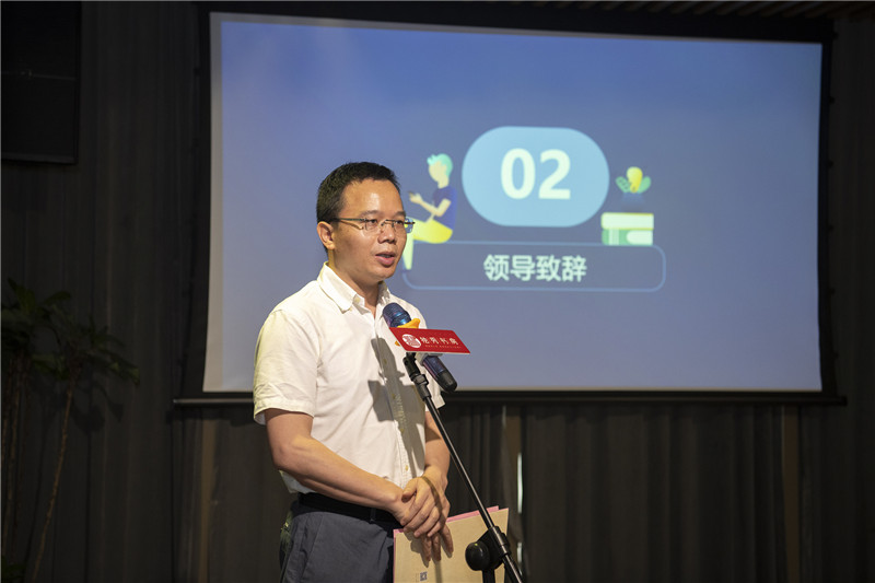 廣西師范大學(xué)出版社集團有限公司黨委副書(shū)記、總編輯湯文輝致辭（攝影：李顯楊）.jpg