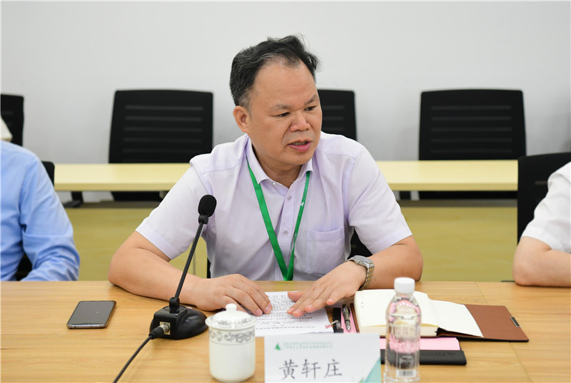 05 集團公司黨委書(shū)記、董事長(cháng)黃軒莊做工作匯報（李顯楊 攝）.jpg